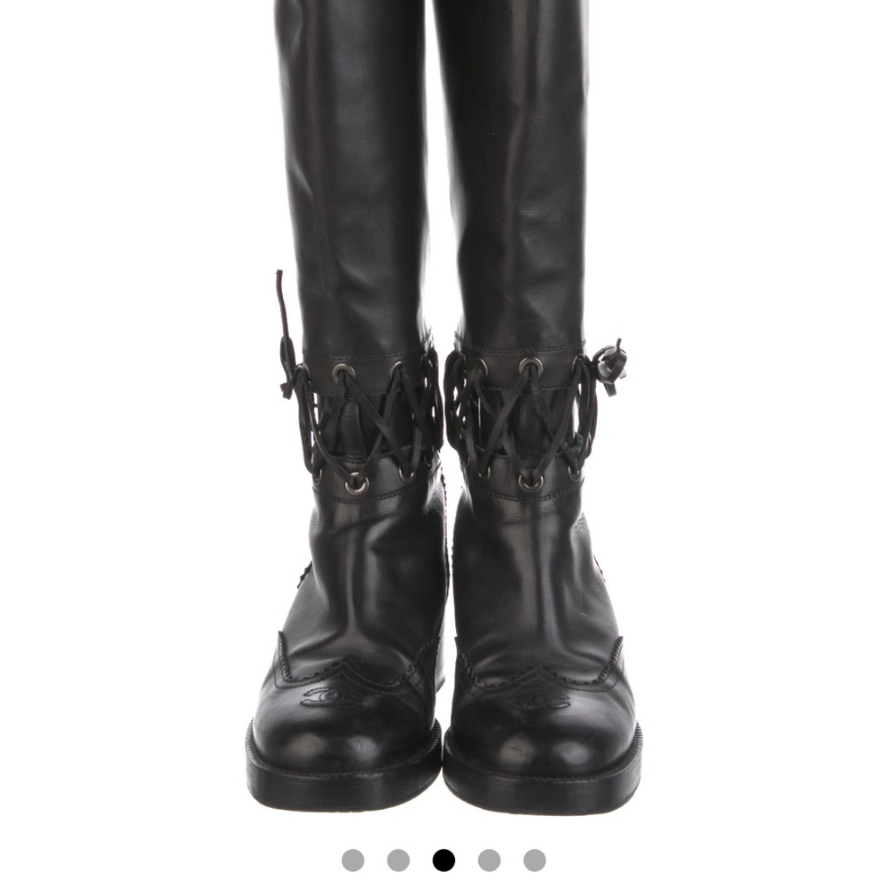 Chanel interlocking CC cut out leather lace up boot - Picture 5 of 16